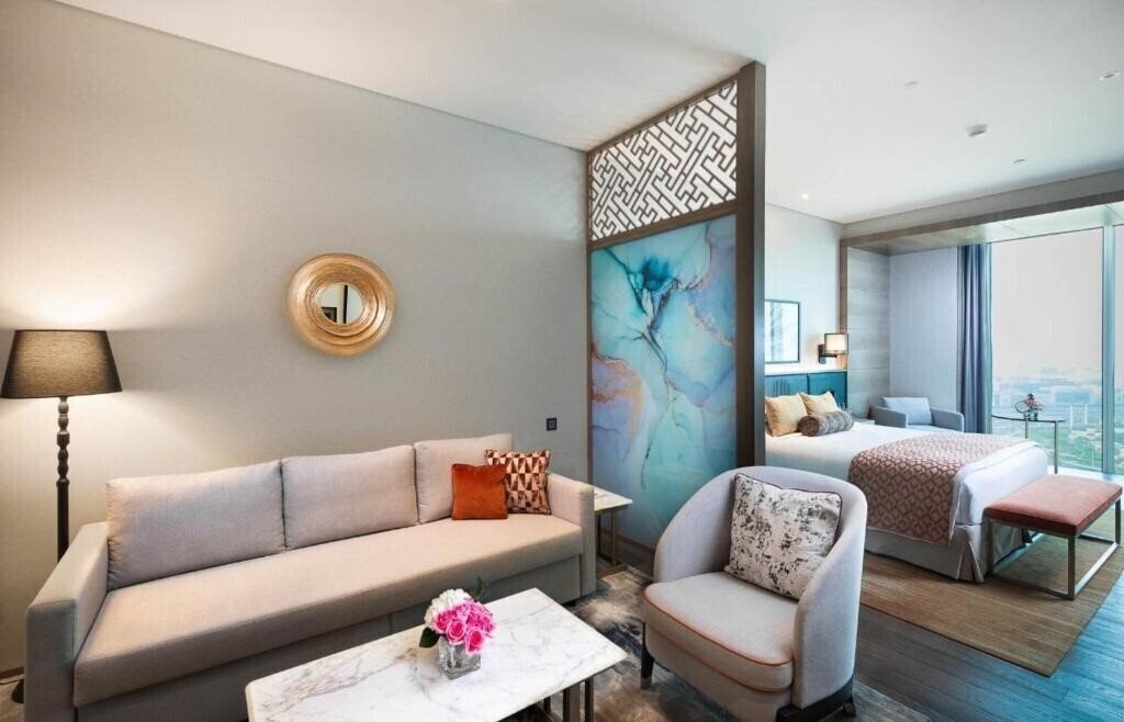 Территория Taj Jumeirah Lakes Towers Hotel 5*