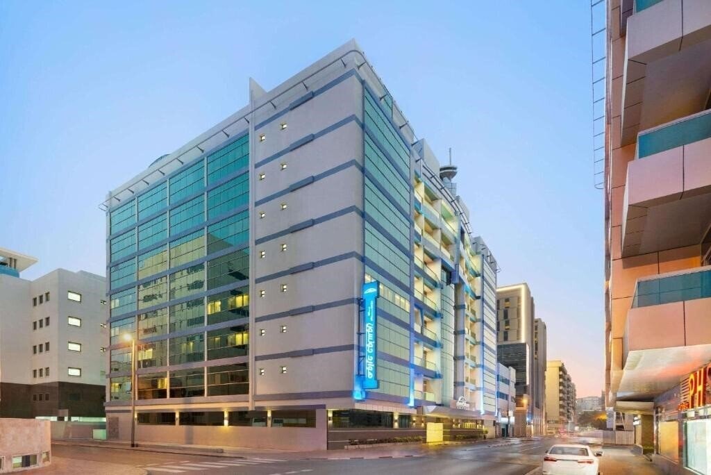 Вид Howard Johnson Plaza by Wyndham Dubai Deira (ex. Lotus Retreat Hotel, Howard Johnson Plaza by Wyndham) 4*