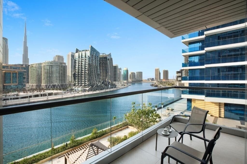 Изображение Royal Continental Suites 5*