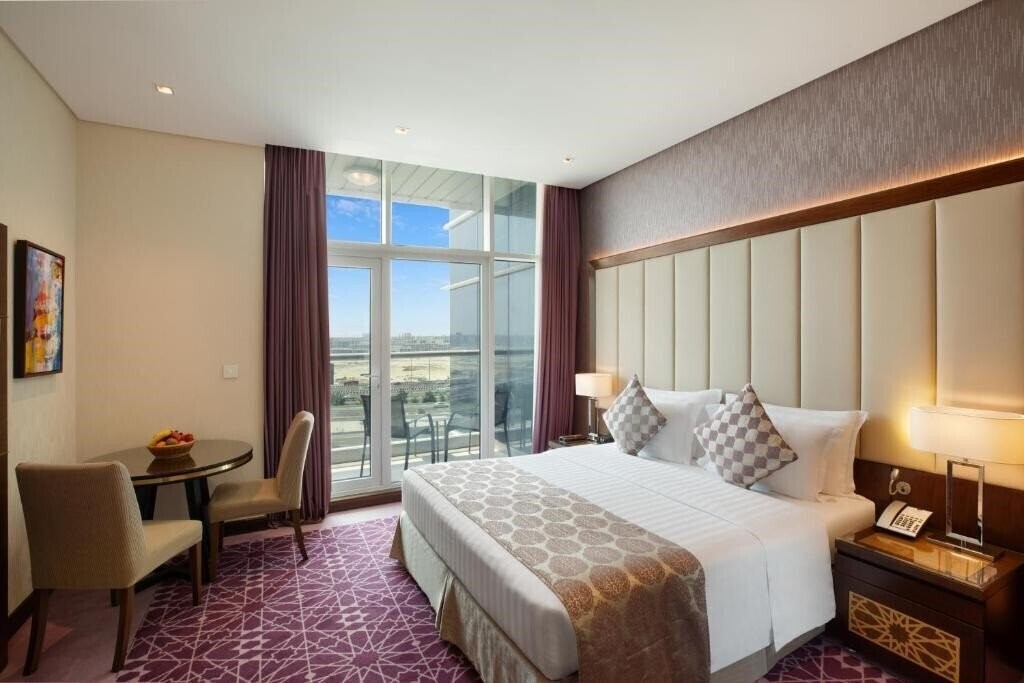 Вид Royal Continental Suites 5*