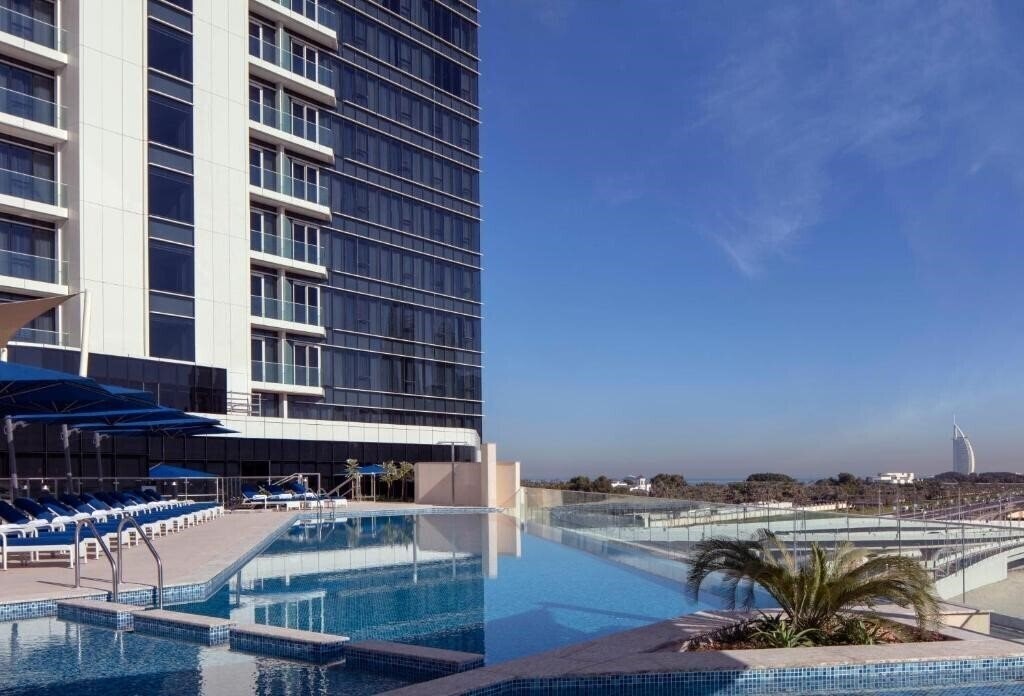 Апартаменты Avani Palm View Dubai Hotel & Suites 4*