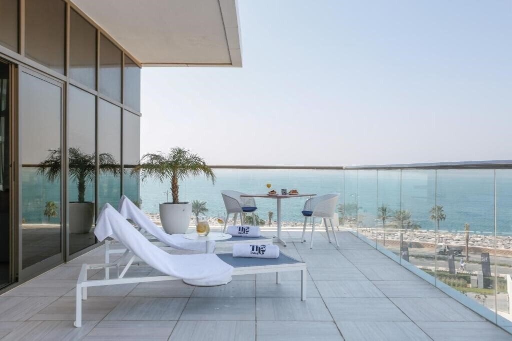 Вид Th8 Palm Dubai Beach Resort, Vignette Collection 5*