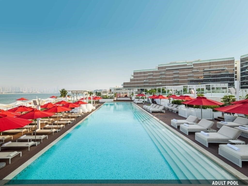 Панорама Th8 Palm Dubai Beach Resort, Vignette Collection 5*