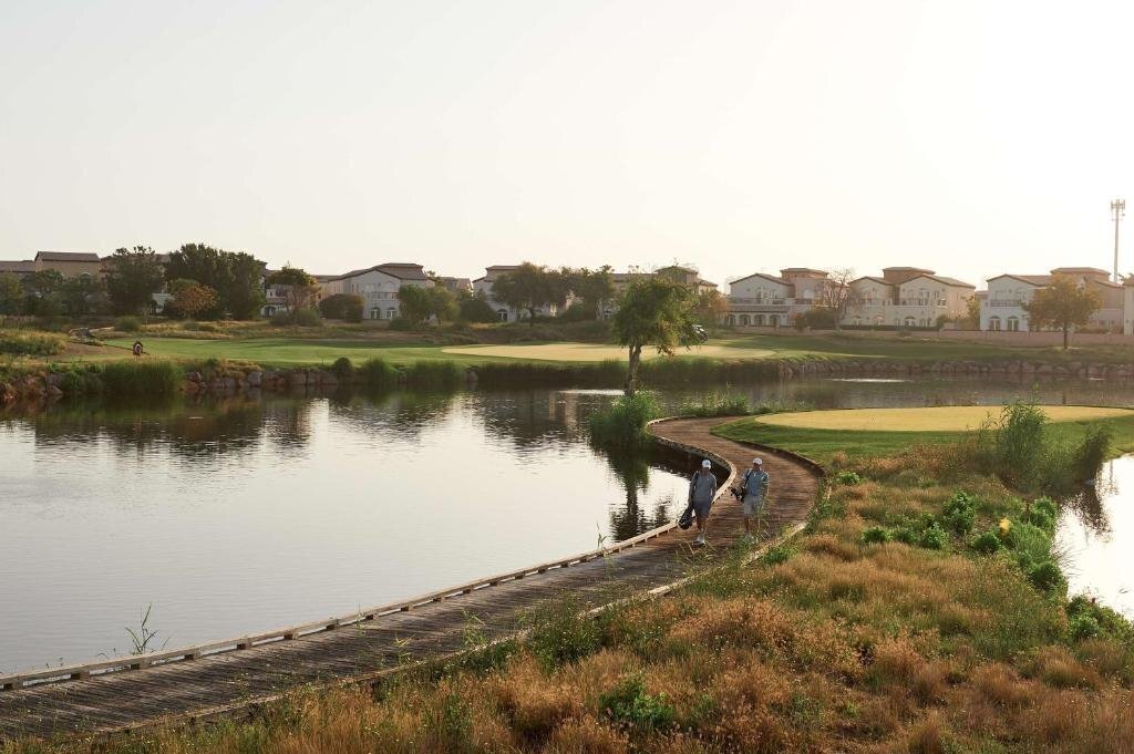 Вид Radisson Dubai Damac Hills 5*