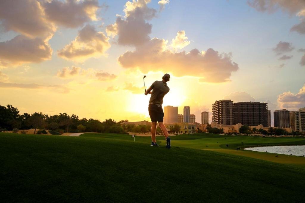 Территория Radisson Dubai Damac Hills 5*