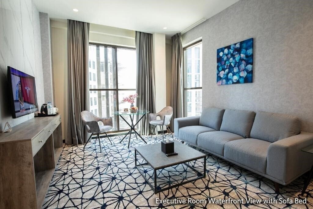 Вид Grand Kingsgate Waterfront 4*