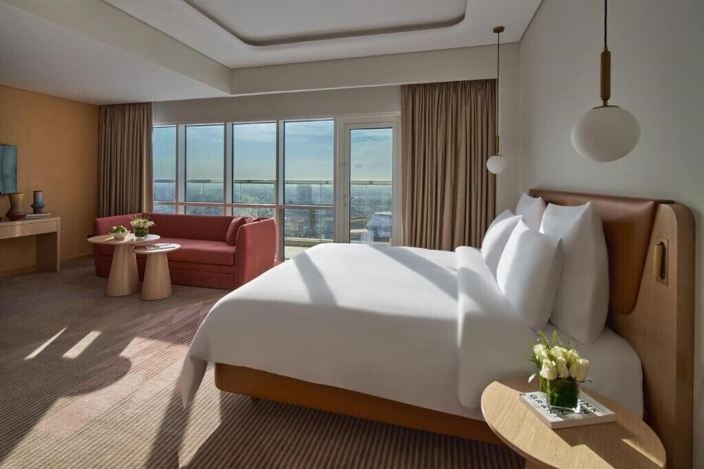 Панорама Novotel Jumeirah Village Triangle 4*