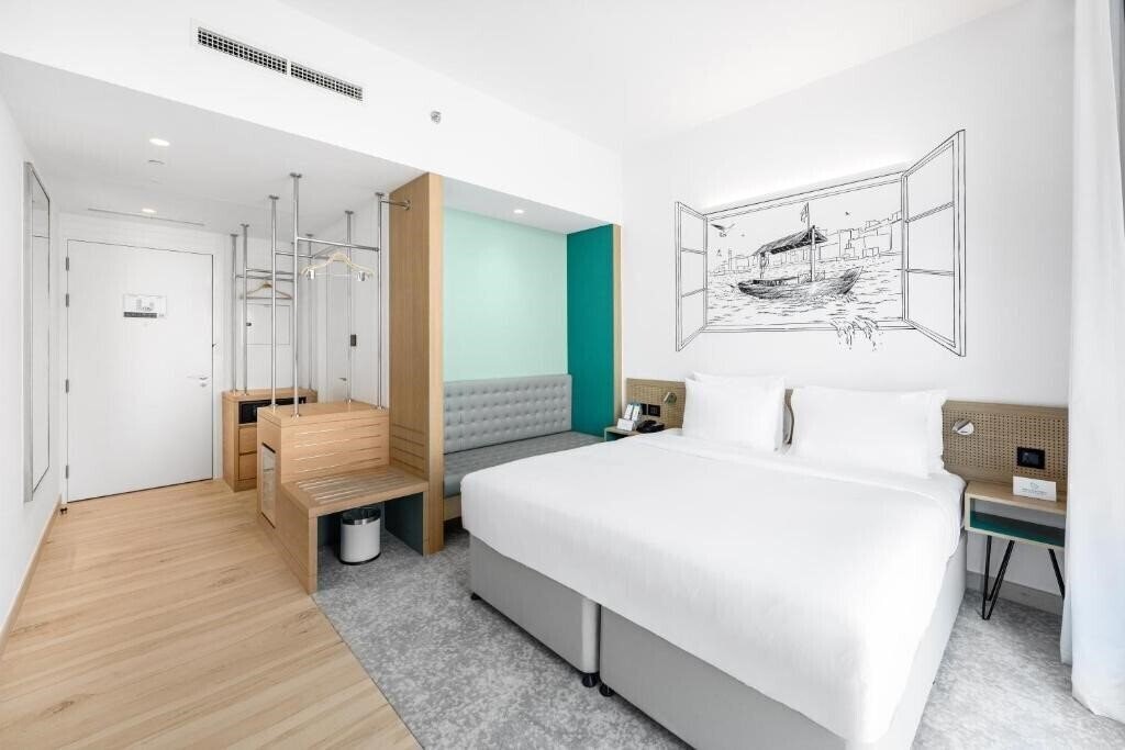 Территория Ecos Dubai Al Furjan Hotel 4*