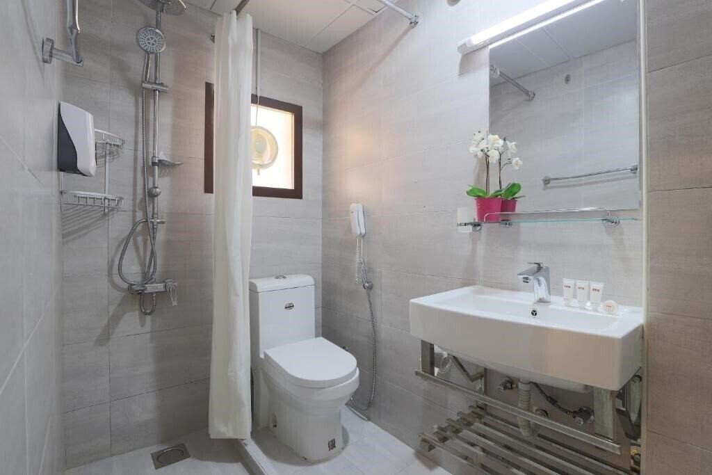 Апартаменты Oyo 314 24 Gold Hotel 2*