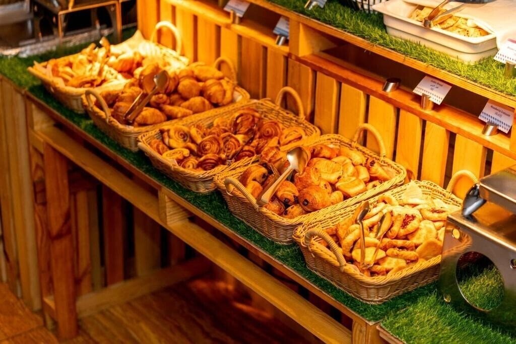 Вид Mercure Suites Dubai Barsha Heights 3*