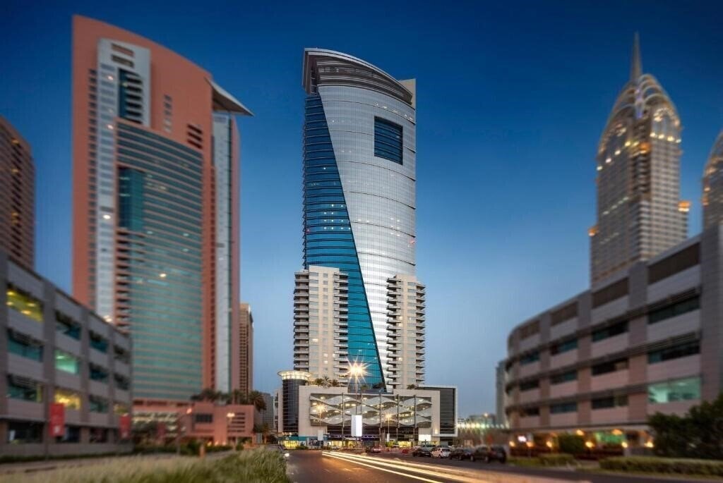 Отель Staybridge Suites Dubai Internet City (ex. Al Salam Grand Hotel Apartment, Grand Midwest Tower) 4*