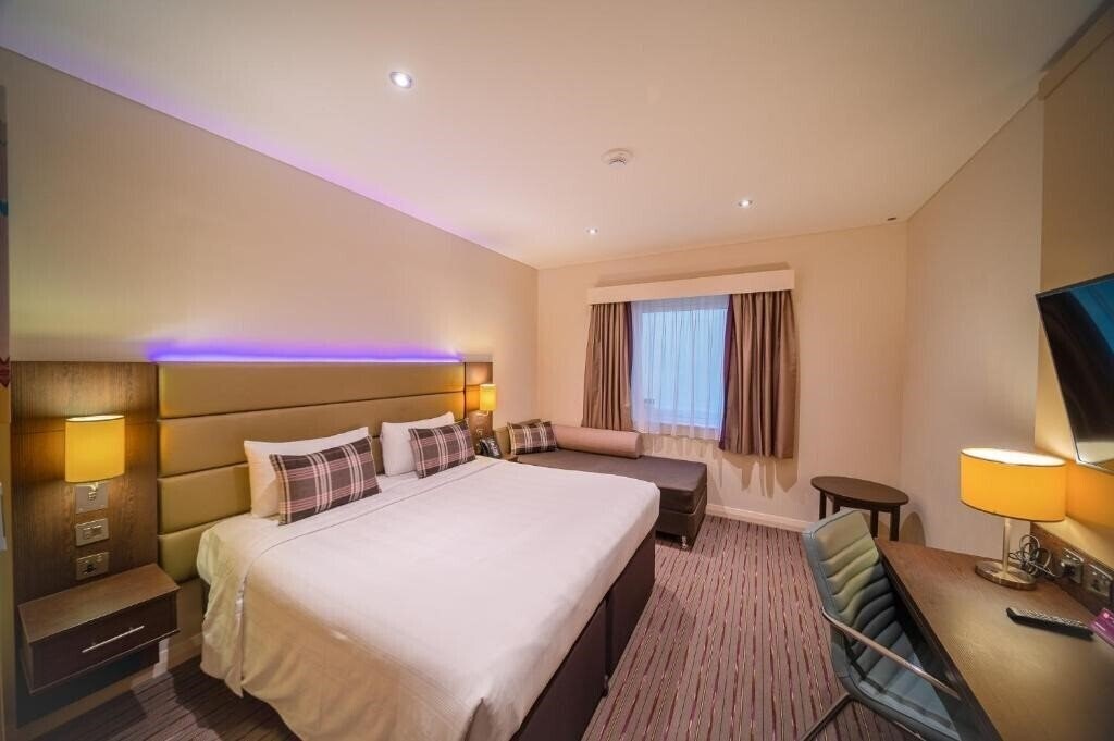 Апартаменты Premier Inn Dubai Al Jaddaf 3*
