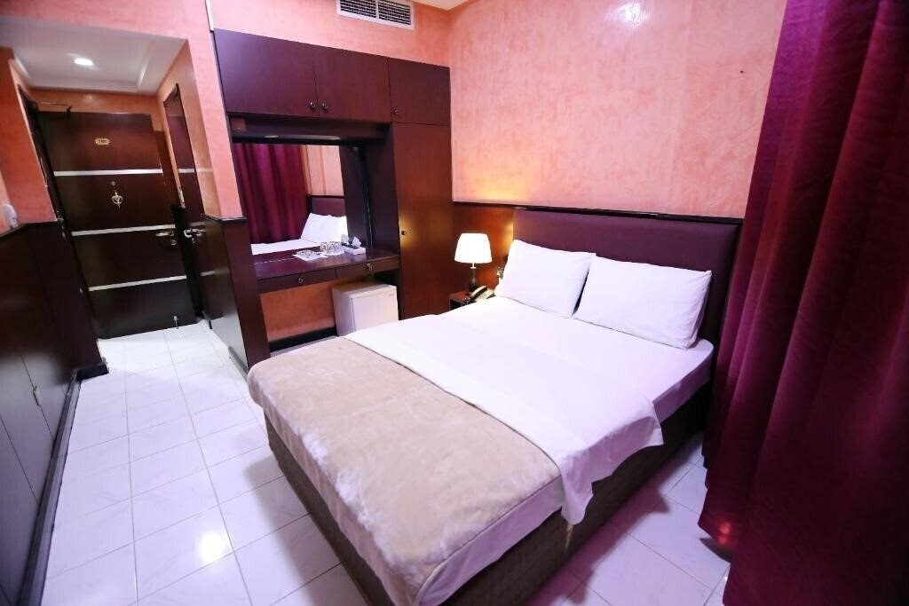 Готель Tanha Hotel 3*