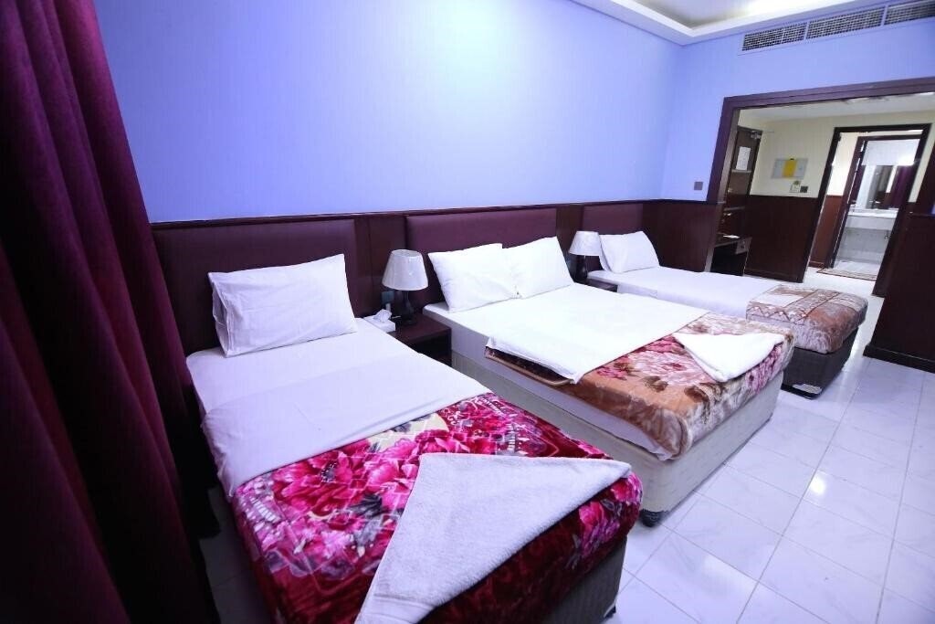 Територія Tanha Hotel 3*