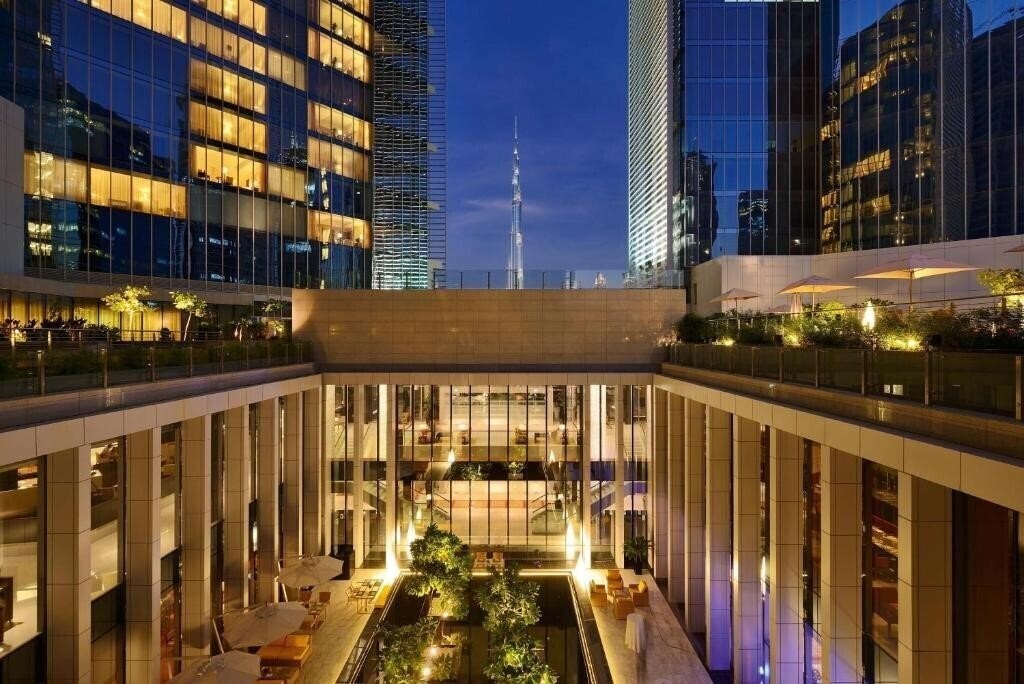 Территория Anantara Downtown Dubai Hotel 5*