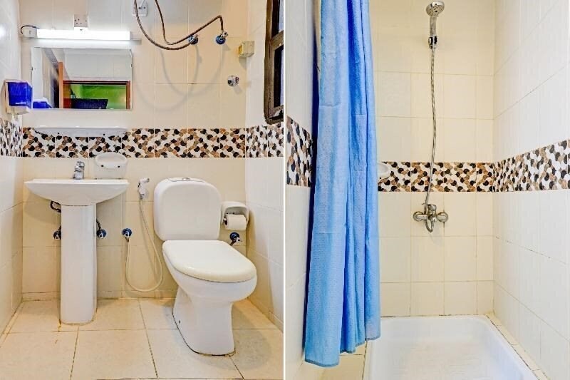 Территория Oyo 795 Al Karawan Hotel 2*