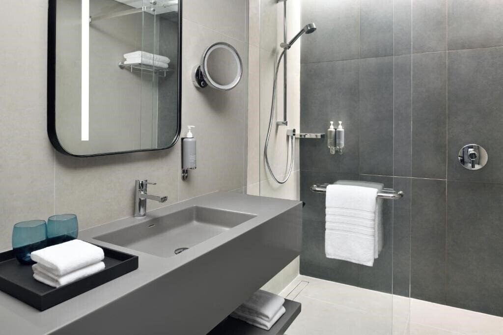 Территория Courtyard by Marriott World Trade Centre Dubai 4*