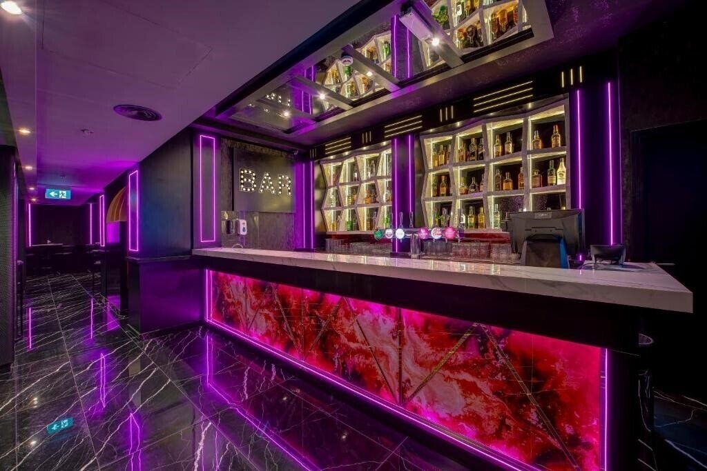 Апартаменты Wescott Hotel 2*