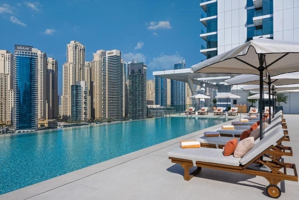 Территория Vida Dubai Marina Yacht Club 4*