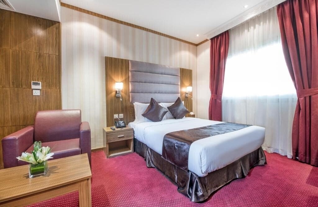 Территория Royal Tulip Hotel Dubai (ex. Al Farej Hotel, Royal Tulip Hotel LLC) 3*