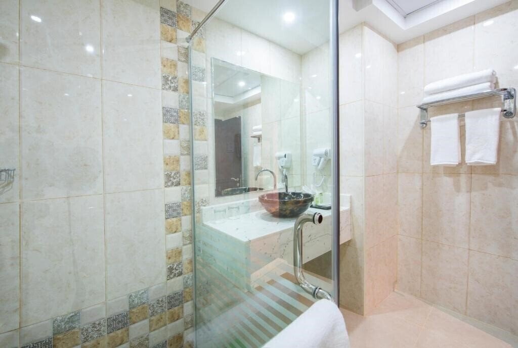 Апартаменты Royal Tulip Hotel Dubai (ex. Al Farej Hotel, Royal Tulip Hotel LLC) 3*