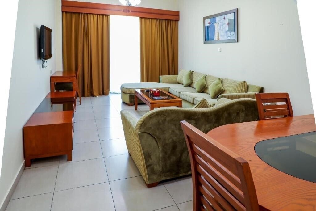 Вид West Zone Plaza Hotel Apartments апартаменты