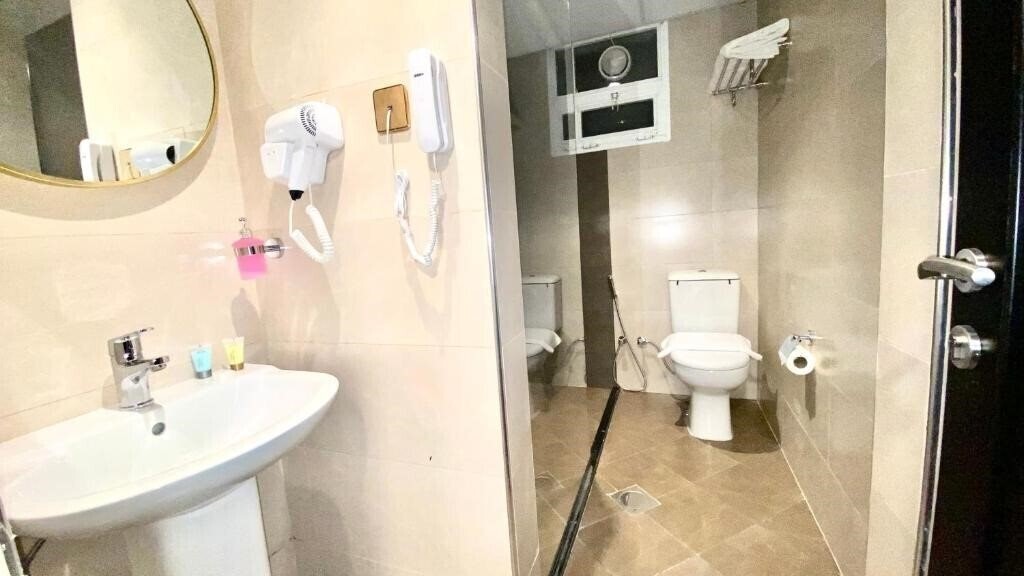 Територія Concorde Inn Hotel 2*