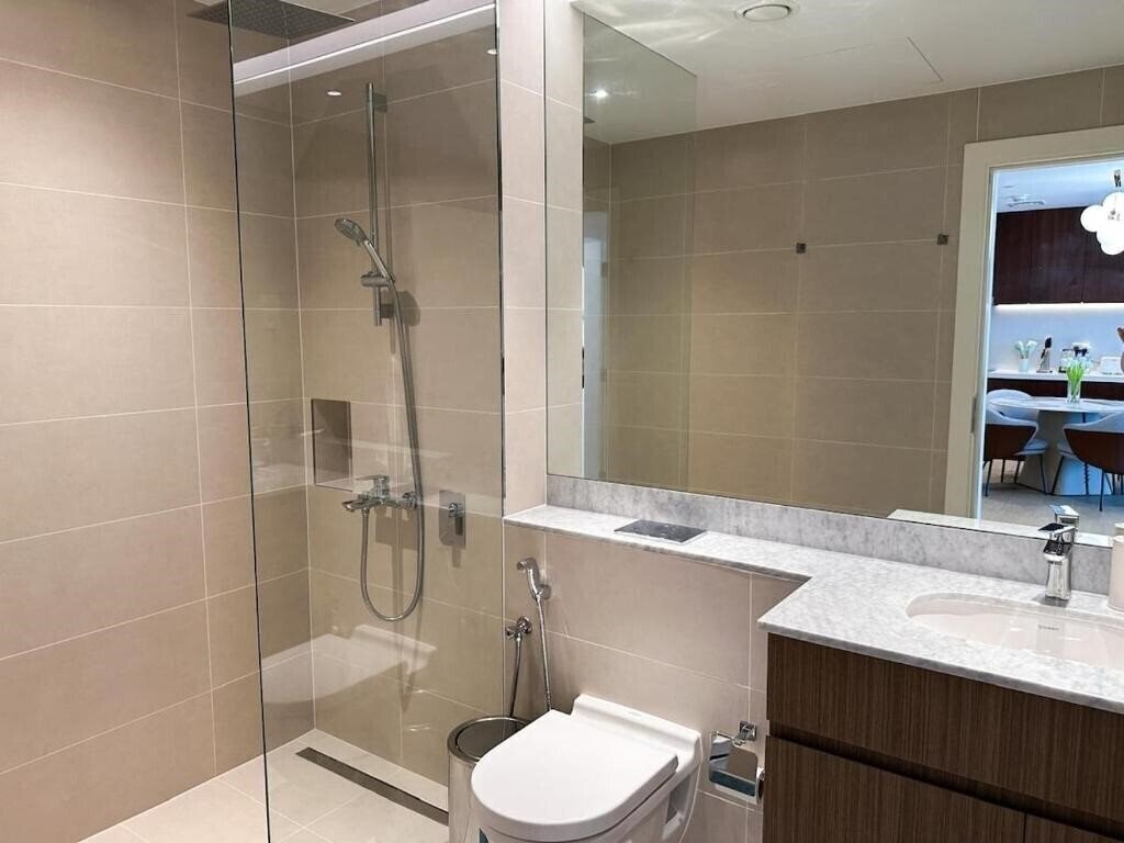 Зображення 1BR with Canal View In Jumeirah 4*