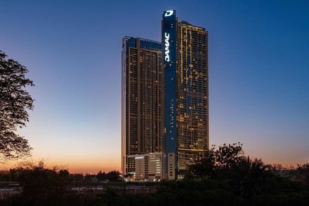 Территория Damac Maison Aykon City Dubai 4*