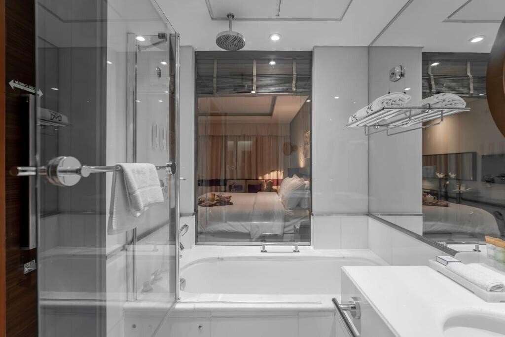 Панорама Majestic Premier Hotel Bur Dubai 4*