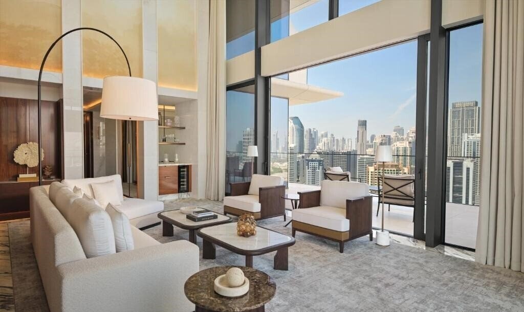 Территория The Lana - Dorchester Collection 5*