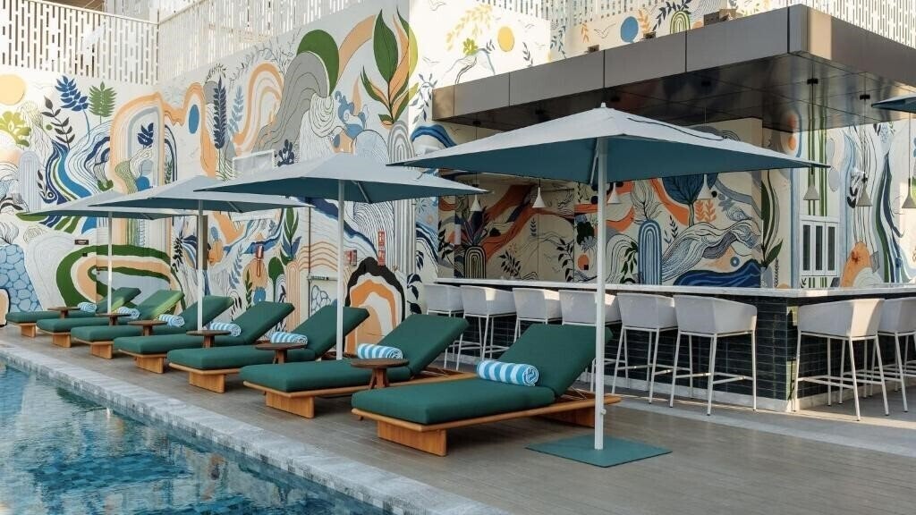 Территория Intercontinental Residences Dubai Business Bay 5*