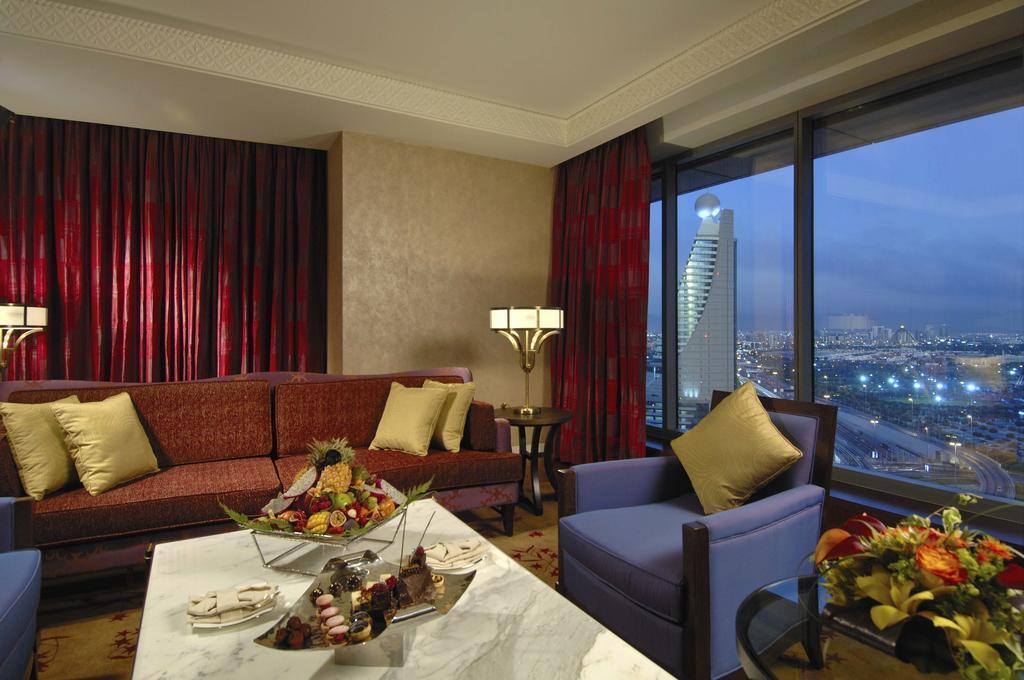Территория The H Hotel Dubai 5*