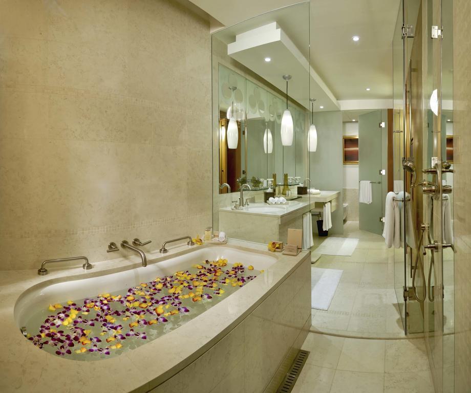 Панорама The H Hotel Dubai 5*