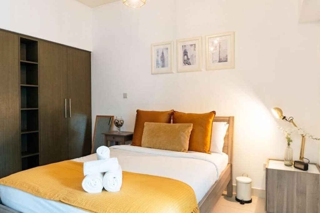 Апартаменты The Lofts Towers 4*