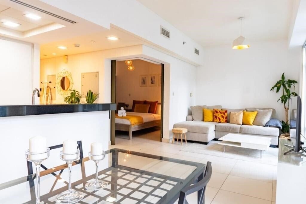 Панорама The Lofts Towers 4*