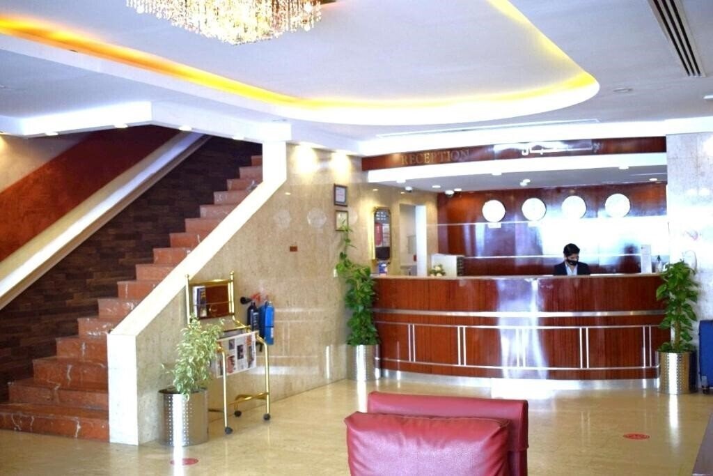 Панорама Palm Beach Hotel Dubai 3*