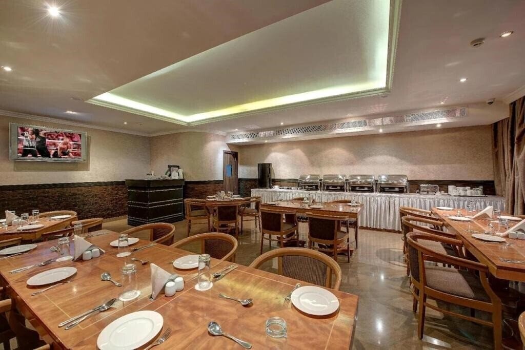 Зображення Palm Beach Hotel Dubai 3*