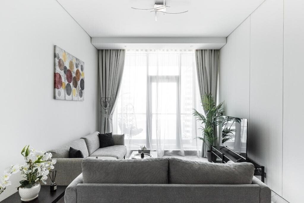 Апартаменти Simply Comfort Suites in J One Tower 4*