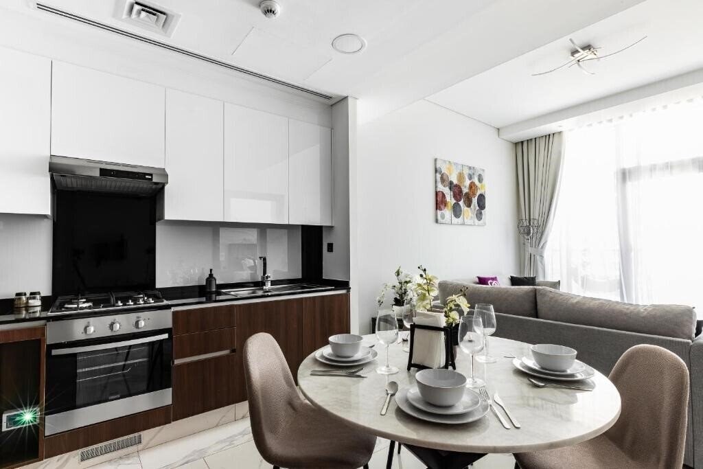 Панорама Simply Comfort Suites in J One Tower 4*