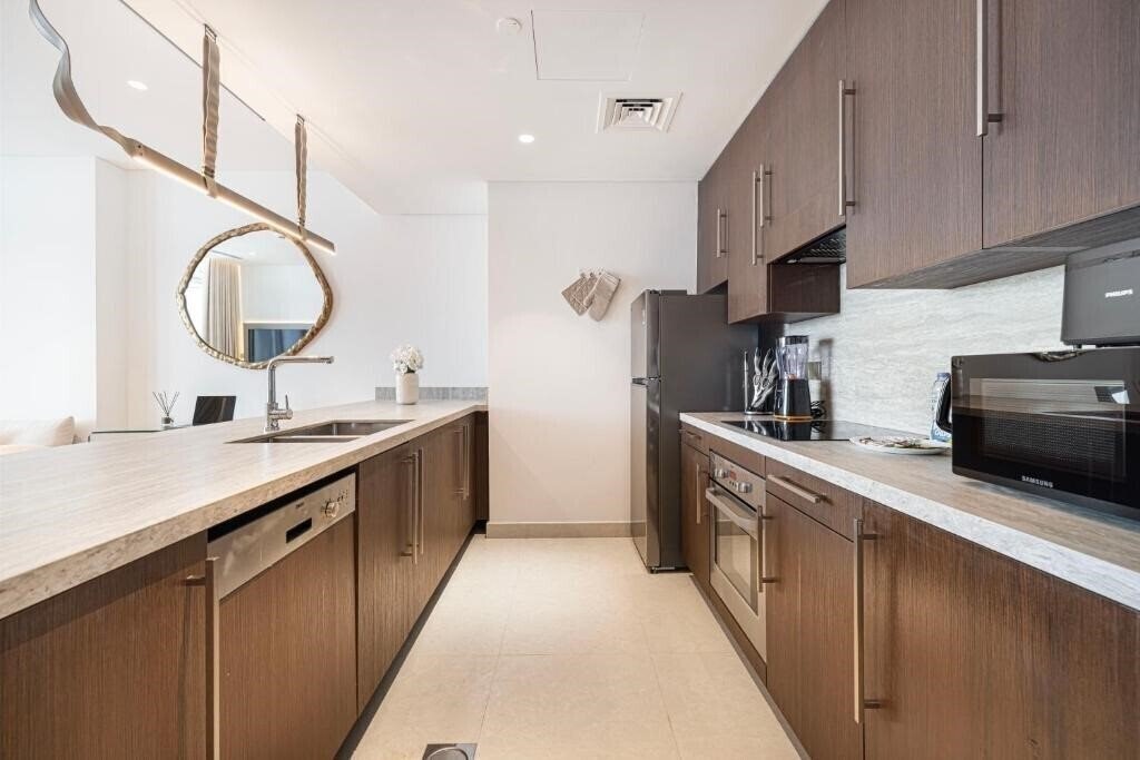 Панорама Burj Daman 4*