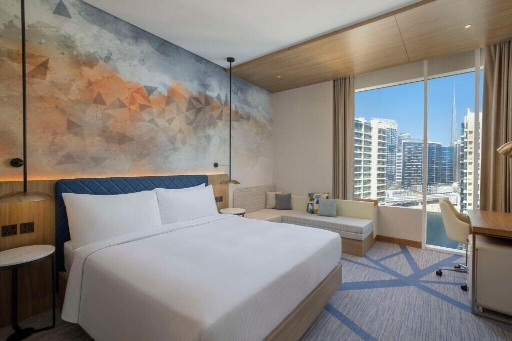 Фото Hilton Garden Inn Dubai Business Bay 4*