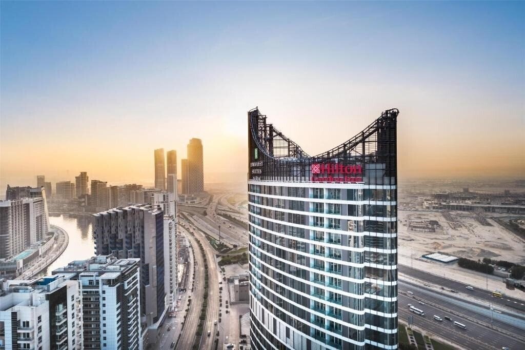 Вид Hilton Garden Inn Dubai Business Bay 4*
