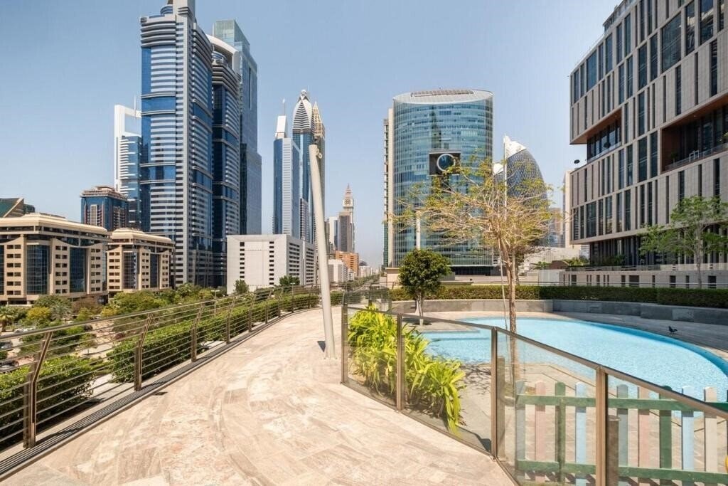 Вид Central Park Towers 4*