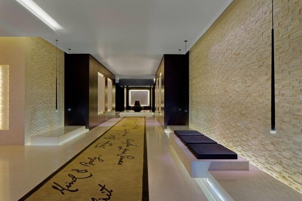 Территория Le Meridien Dubai Hotel 5*