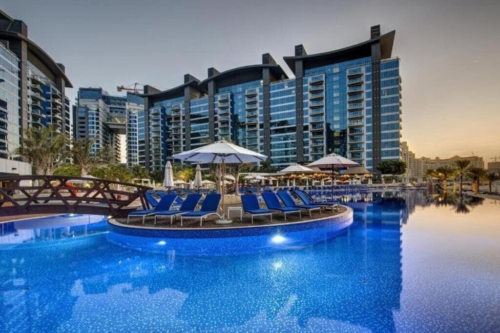 Готель Oceana The Palm Jumeirah (ex. Palm Oceana, Oceana Residences Free Beach & Pool Access) 5*