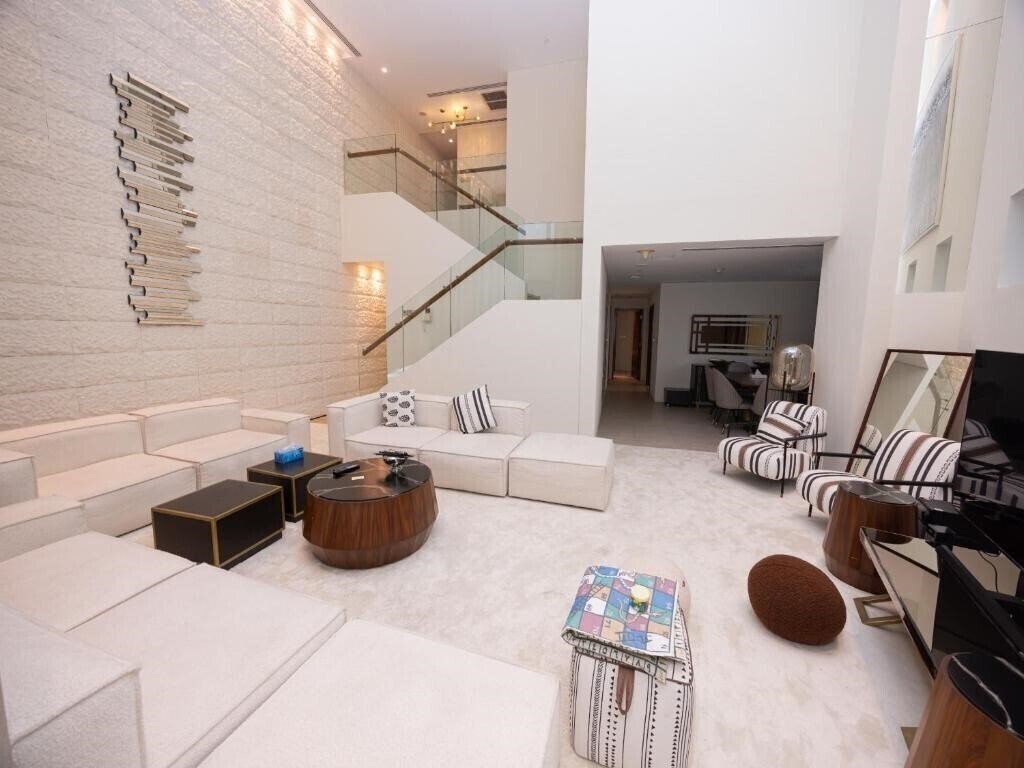 Вид Oasis Beach Hotel 4*