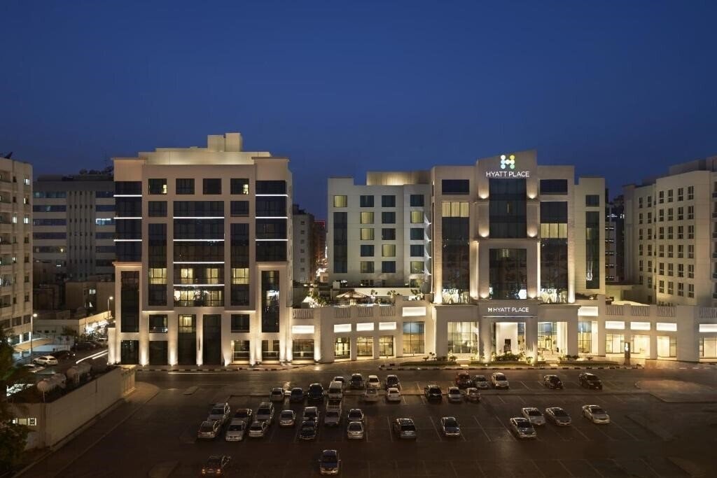 Отель Hyatt Place Dubai Al Rigga Residences 4*
