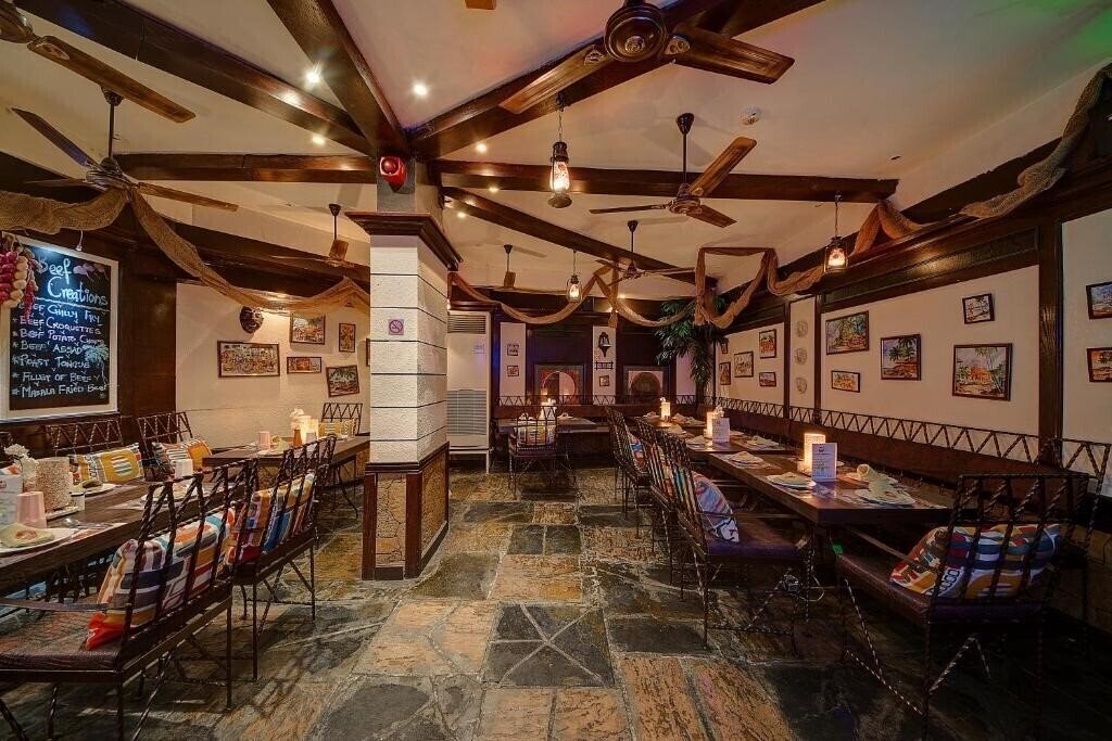 Вид Ascot Hotel 4*