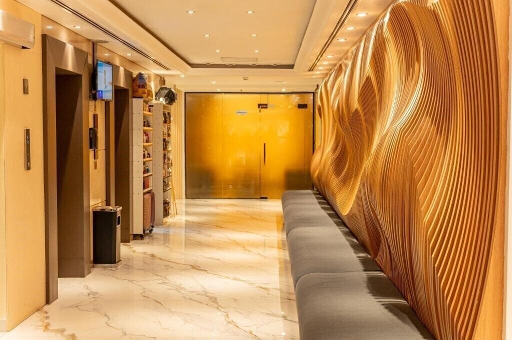 Территория Majestic Hotel Tower 4*